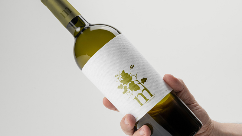 Diseño de etiqueta para vino blanco